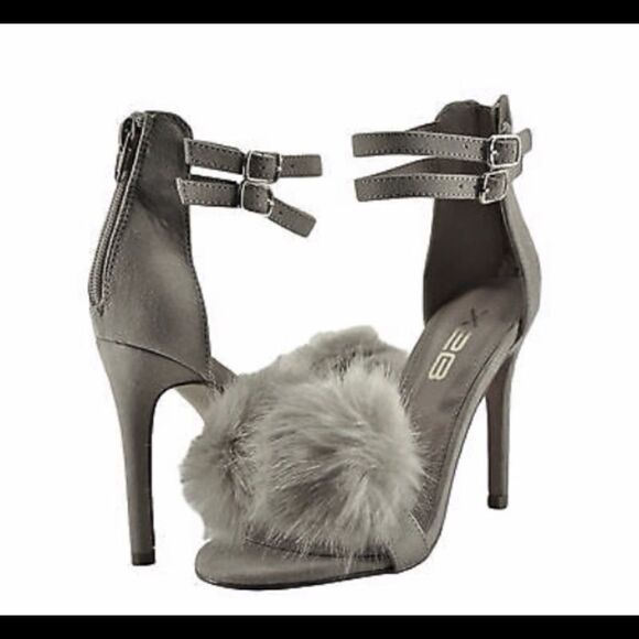 NEW  Women’s Pom Pom Dual Ankle Strap Heels - Picture 1 of 4
